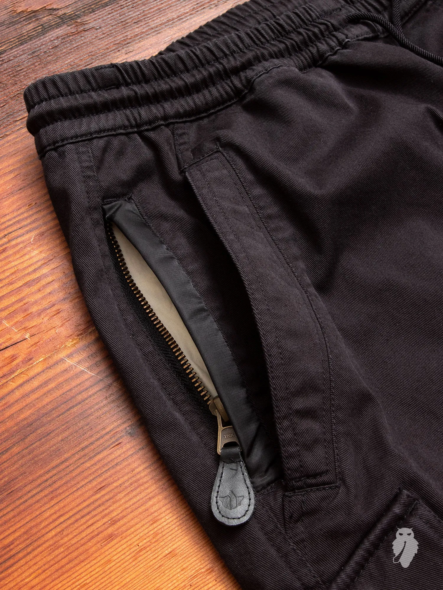 MA Cargo Trackpants in Black
