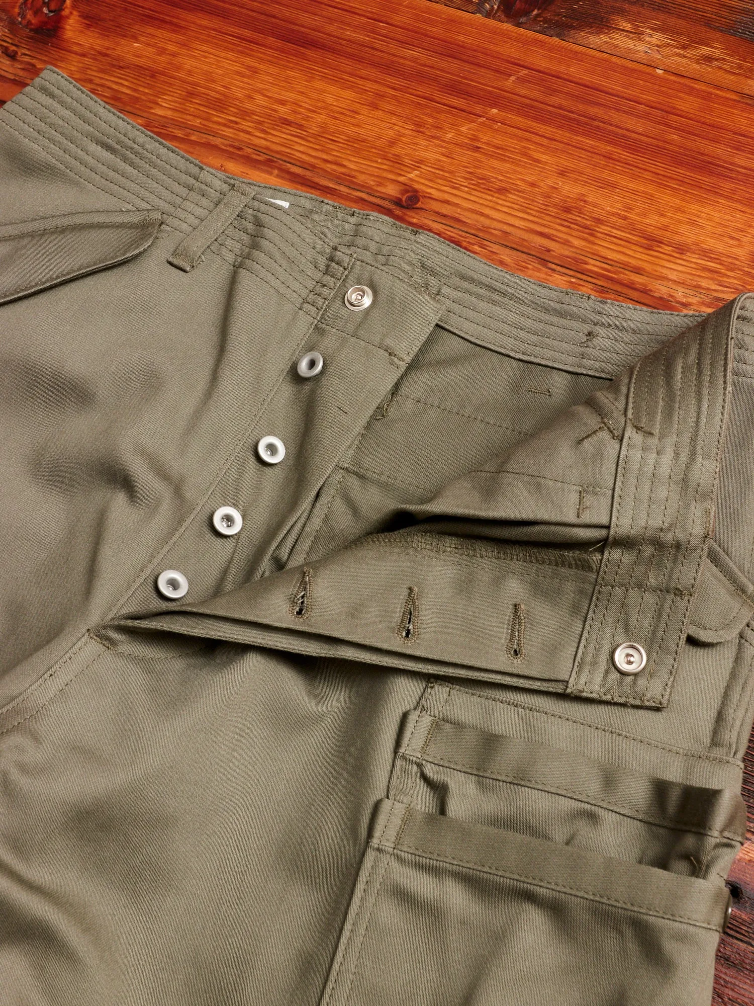 Overgrown Pants in Olive Military Satin